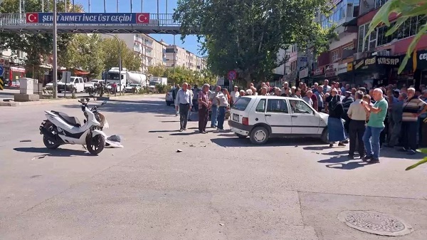 Minik avtomobili və motosiklet toqquşdu: 2 yaralı