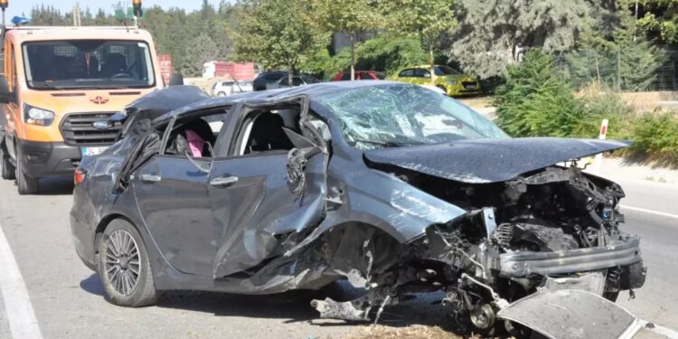 Avtomobil aşdı: Sürücü yaralandı