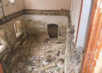 Bakıda qənd sexində döşəmə çökdü – Ölən var