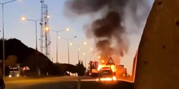 Hərəkətdə olan avtomobil yandı