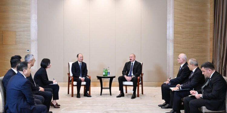 Prezident Tiencin şəhərində Mo Dinqqı ilə görüşüb - VİDEO - FOTOLAR