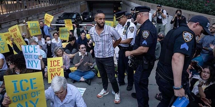 ABŞ-da miqtant böhranı: 11 nəfər partiya üzvü saxlanıldı