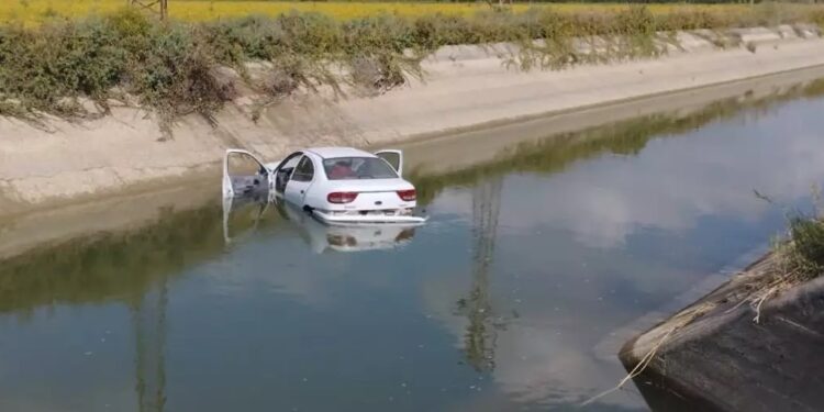 Avtomobil su kanalına aşdı: 1 ölü, 2 yaralı