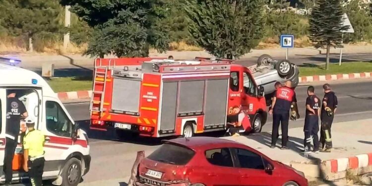 İki avtomobil toqquşdu: 2 yaralı