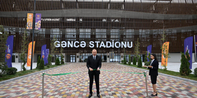 Prezident Gəncə şəhər stadionunun açılışında iştirak edib - FOTOLAR