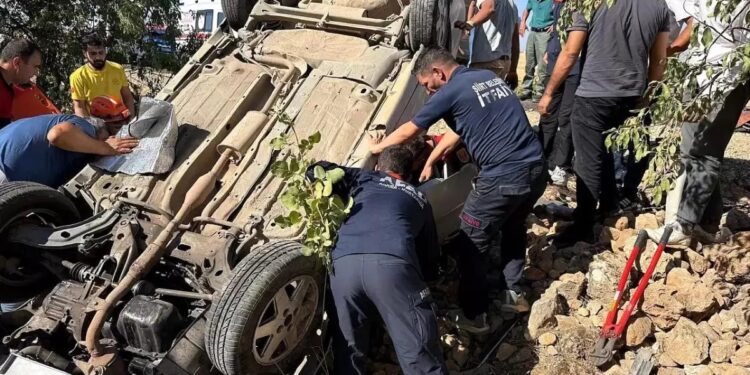 Avtomobil aşdı: 2 yaralı