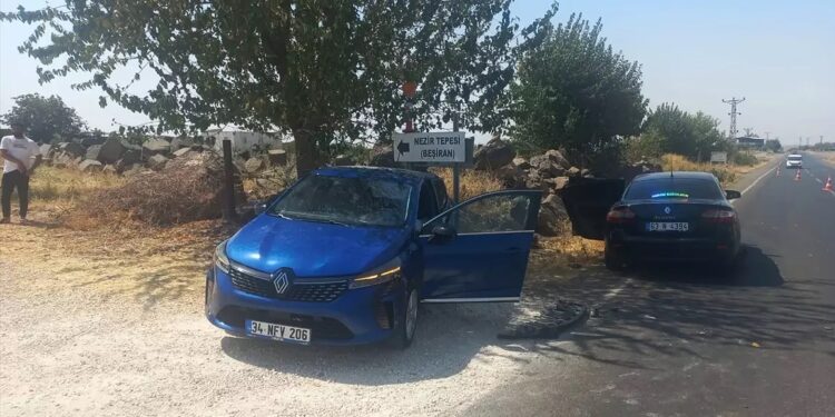 İki avtomobil toqquşdu: 3 yaralı