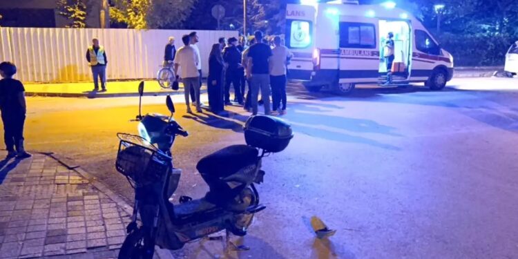 Minik avtomobili və elektrikli velosiped toqquşdu: 1 yaralı