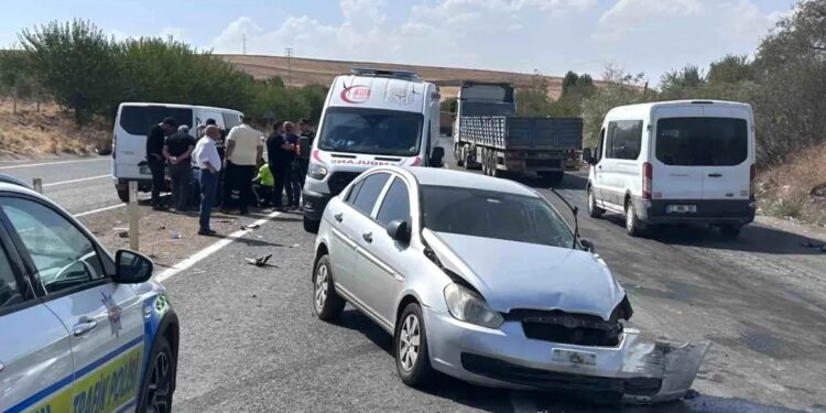 Zəncirvari qəza: 3 yaralı