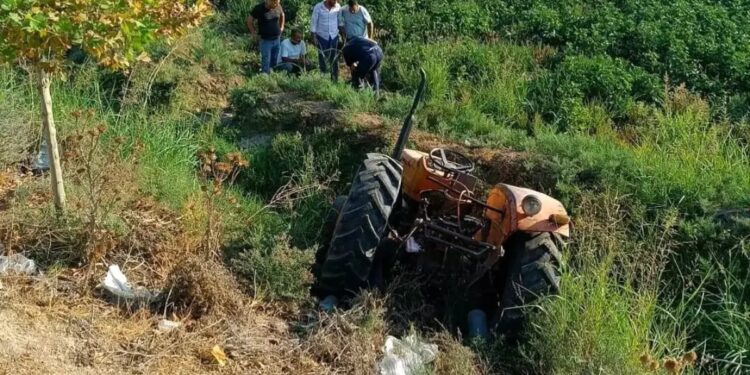 Minik avtomobili və traktor toqquşdu: 3 yaralı