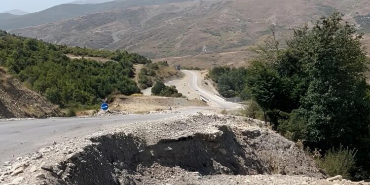 Dəmirçi-Lahıc avtomobil yolu çökdü