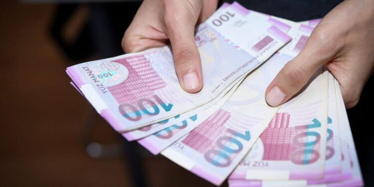 İcra başçısını təhqir etdiyinə görə cərimələndi