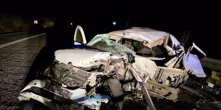 Minik avtomobili və TIR toqquşdu: Sürücü öldü