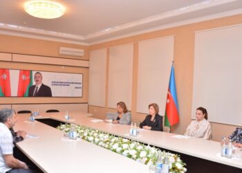 Bahar Muradova Şamaxıda vətəndaşların müraciətlərini dinləyib