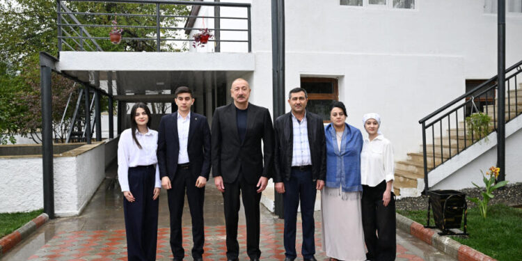 İlham Əliyev Hadrut qəsəbəsində olub - FOTOLAR