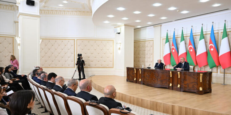 Azərbaycan və İtaliya prezidentləri mətbuata bəyanatlarla çıxış ediblər - FOTOLAR