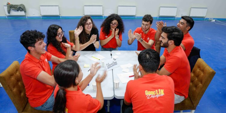 “GəncLİK – Gənc Liderlərin İnkişafı və Karyerası” düşərgəsi yekunlaşıb