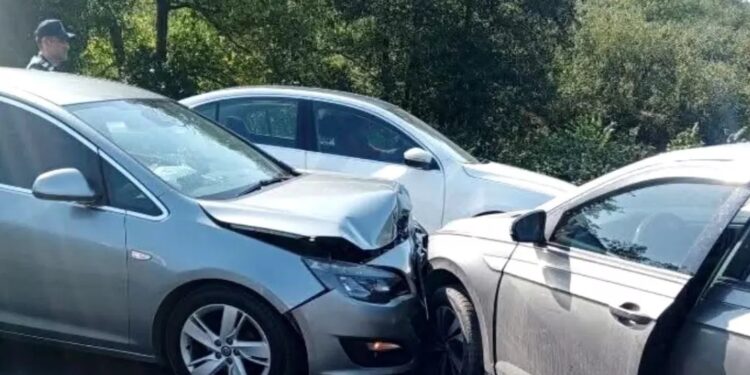 İki avtomobil toqquşdu