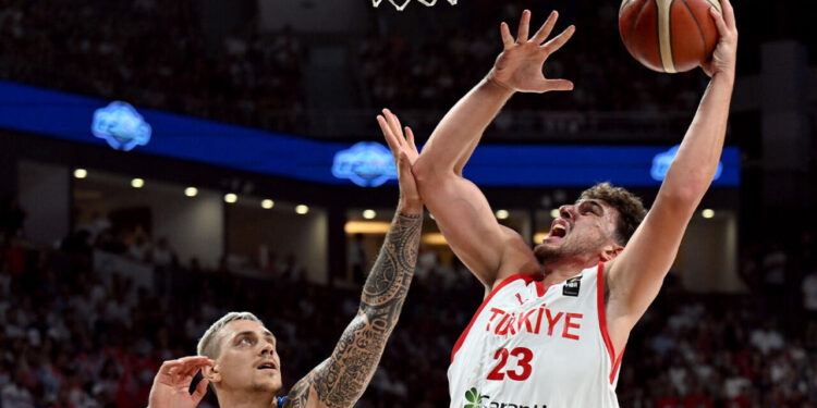 Türkiyəni Avropa çempionatının favoriti də dayandıra bilmədi