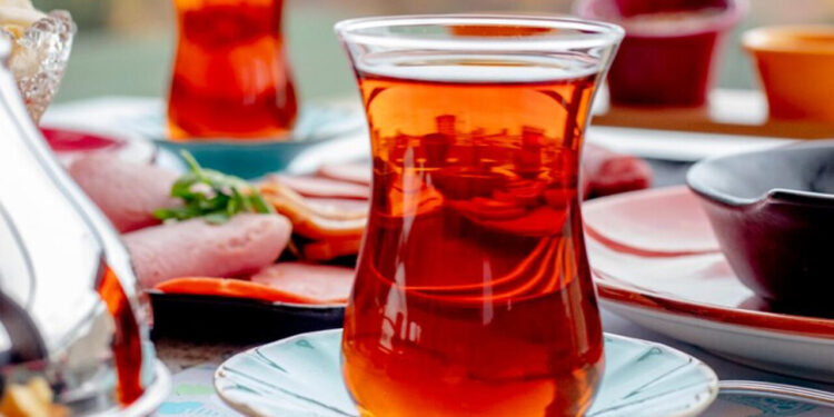 Çayla birlikdə bu meyvəni qəbul edin - Ömrü 10 il uzadır