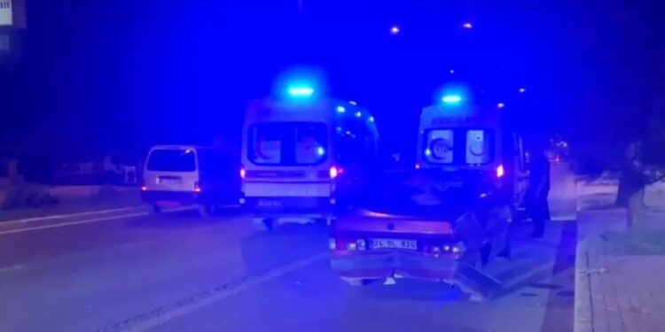 İki avtomobil toqquşdu: 3 yaralı