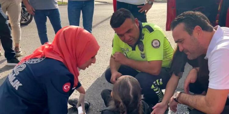 Minik avtomobili və motosiklet toqquşdu: 2 yaralı