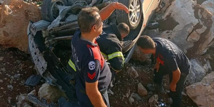 Aşan avtomobilin sürücüsü yaralandı