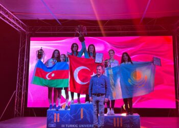 Stolüstü tennisçilər Türkdilli Dövlətlərin Universiadasında gümüş medala layiq görulüblər