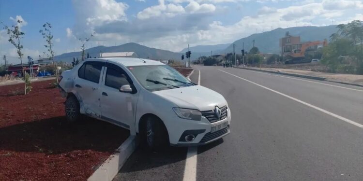 İki avtomobil toqquşdu