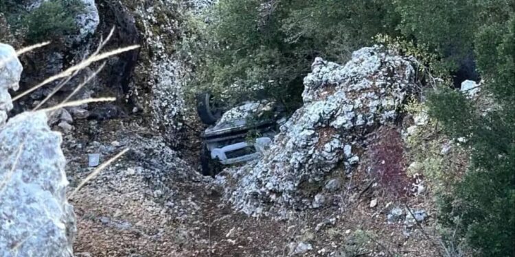 Avtomobil 30 metrdən aşdı: Sürücü öldü