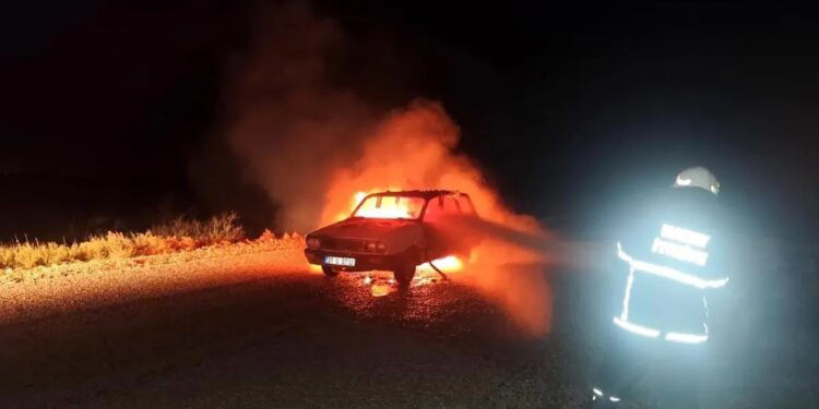 Hərəkətdə olan avtomobil yandı