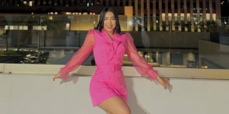 21 yaşlı aparıcı qəfil öldü - FOTOLAR