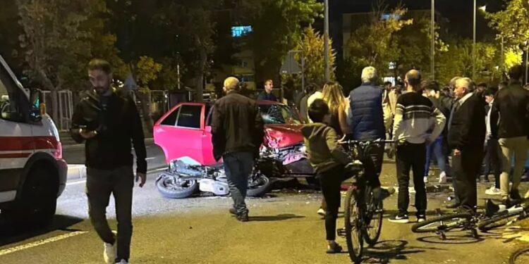 Motosiklet minik avtomobilinə çırpıldı: Sürücü yaralandı