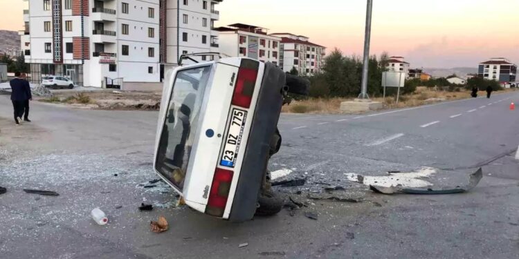 İki avtomobil toqquşdu: 2 yaralı