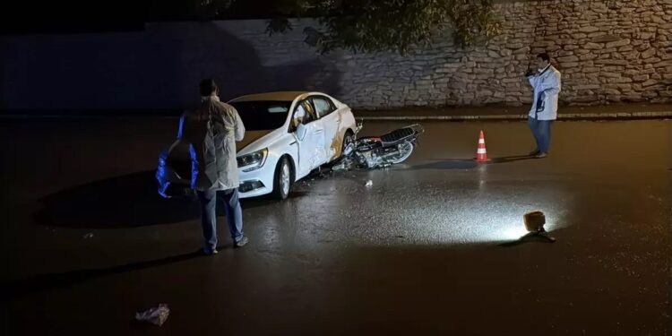 Minik avtomobili və motosiklet toqquşdu: 2 yaralı