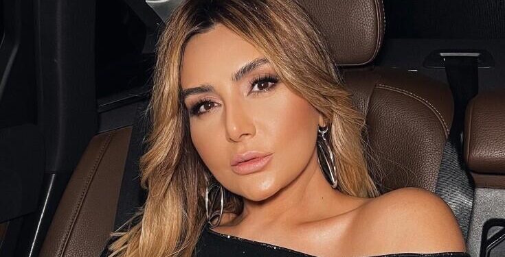 Ad günündə aldığı hədiyyələri nümayiş etdirdi - FOTO