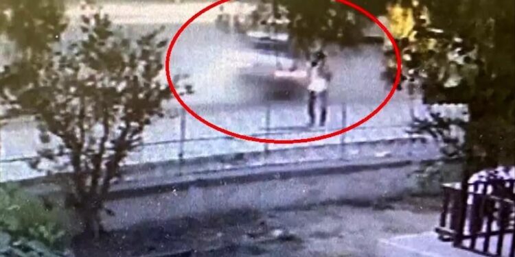 Minik avtomobili parklanmış vəziyyətdə olan TIR-a çırpıldı: Sürücü öldü