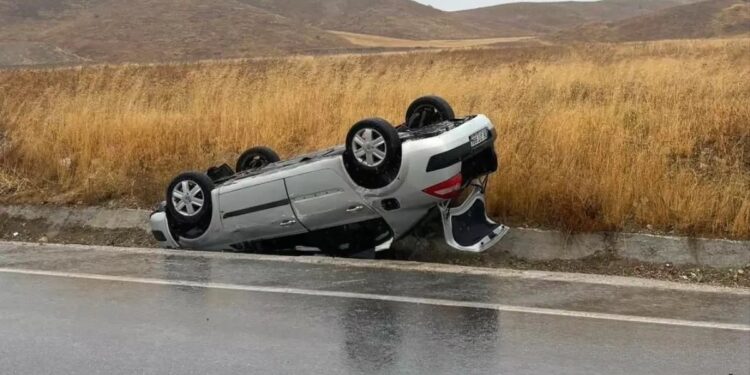 Avtomobil aşdı: Sürücü yaralandı