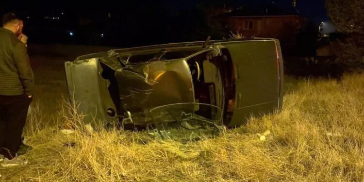 Avtomobil aşdı: Sürücü yaralandı