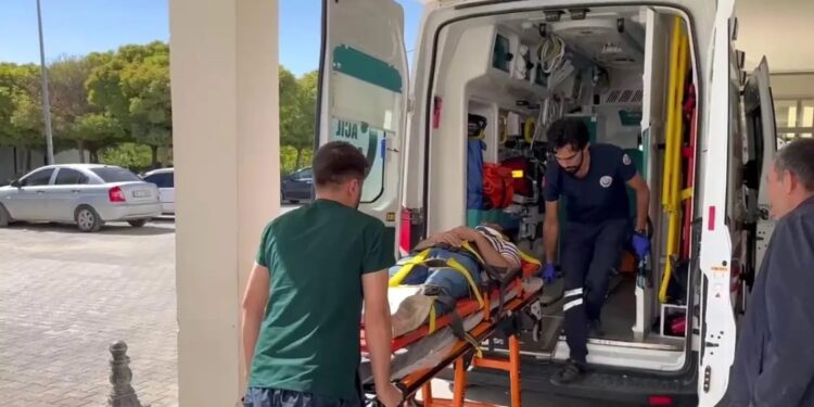 İki avtomobil toqquşdu: 3 yaralı