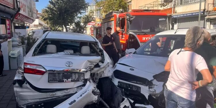 İki avtomobil toqquşdu: 1 yaralı