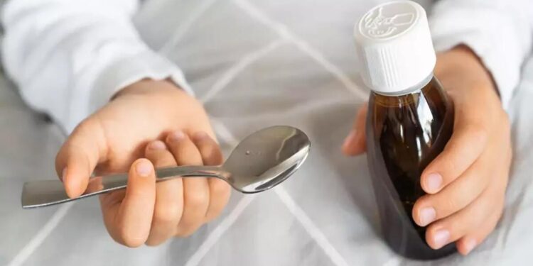 Öskürək siropu faciəsi: 11 uşaq öldü, həkim saxlanıldı