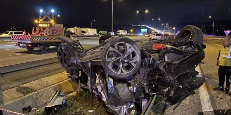 Minik avtomobili və cip toqquşdu: 2 ölü, 5 yaralı