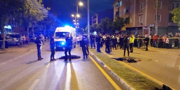 Yolu keçmək istəyən şəxsi avtomobil vurdu