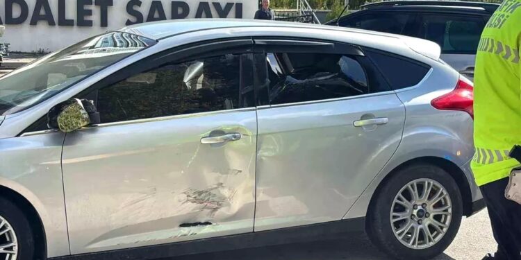 Minik avtomobili və motosiklet toqquşdu: Sürücü yaralandı