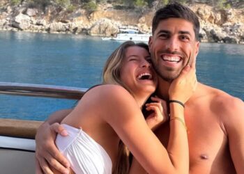 “Fənərbağça”nın ispan superulduzu bu modellə SEVGİLİDİR – FOTOlar