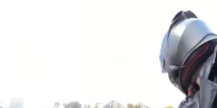 Motosiklet taksi fəaliyyəti işə məşğul olan avtomobilə çırpıldı