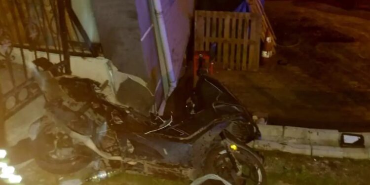 Minik avtomobili və motosiklet toqquşdu: Kuryer öldü