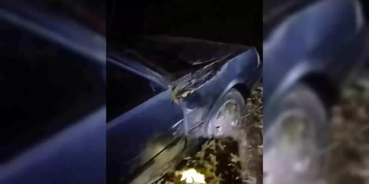 Avtomobil yol kənarına aşdı: 3 yaralı