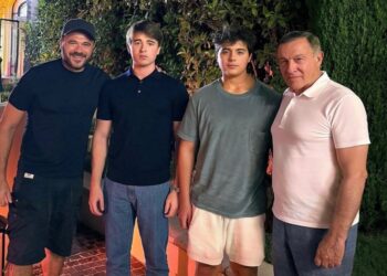 Emin atası və övladları ilə – FOTOLAR